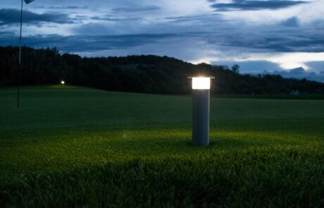 Vole Lights auf einem Golfgrün